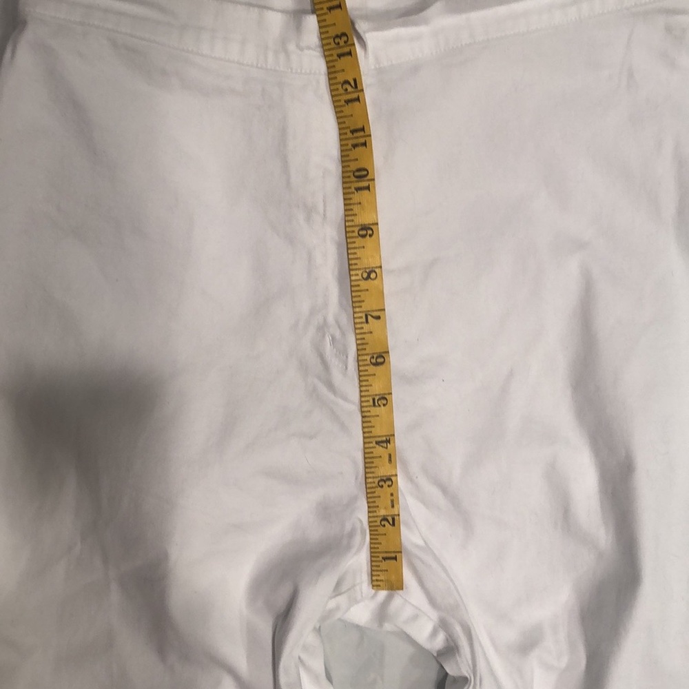 Denim & Co capris in white. With embroidery detail and a cotton blend size large - Picture 10 of 16